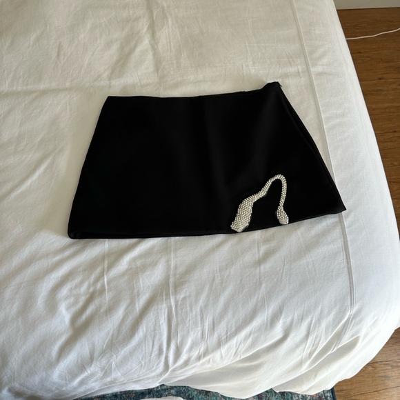 NWT Zara Black Mini Skirt with Pearl Detail sz Medium - Picture 6 of 8